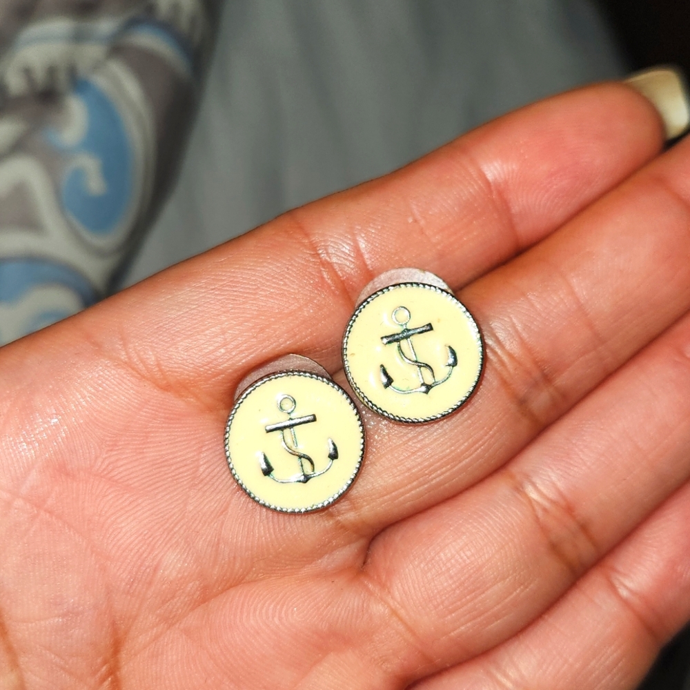 Anchor earrings